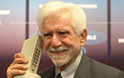 motorola-dynatac-martin-cooper-horizontal-gallery