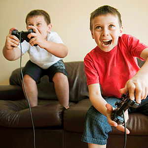 Kids-playing-a-video-game
