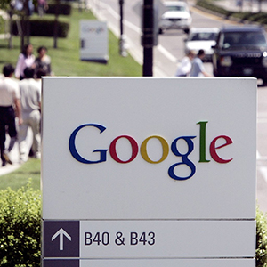 RS4549_GoogleWorkers20120712-lpr
