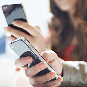 o-SMARTPHONE-facebook