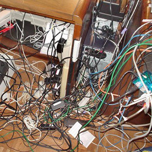 Typical-office-computer-cable-mess