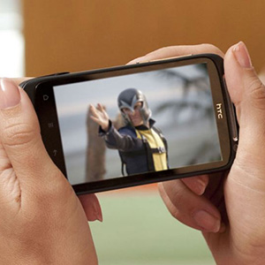 phone_movie_hands-970-80