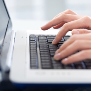 writing-good-web-content-on-keyboard-450x299