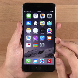 183411-iphone6plushandson