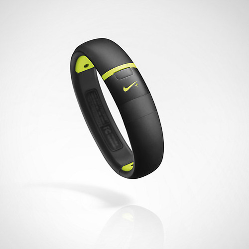 NIKE-FUELBAND-SE-EU-WM0111_071_A