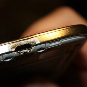 samsung-s4-burnt_2761391b